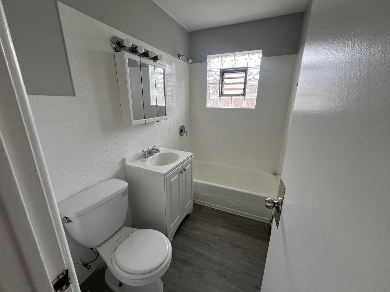 7822 -7824 S South Shore Drive - Photo 6 of 19