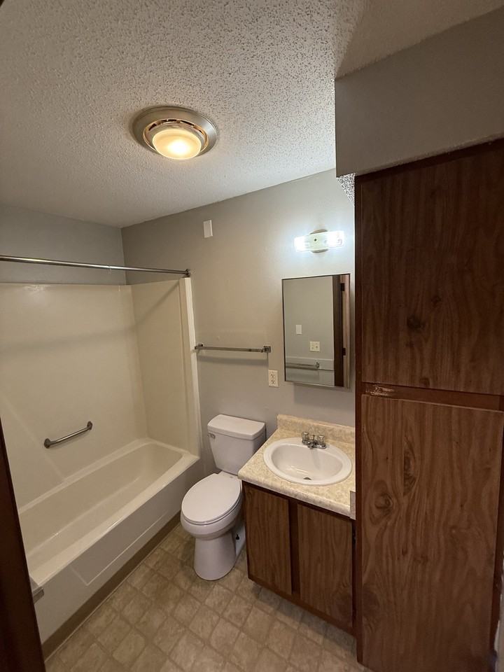725 South 11th Street - Photo 7 of 11