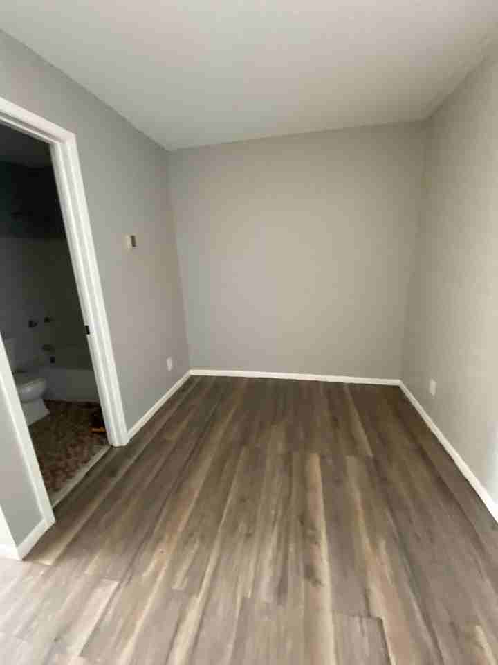 Eat Street Flat LLC - Photo 2 of 6