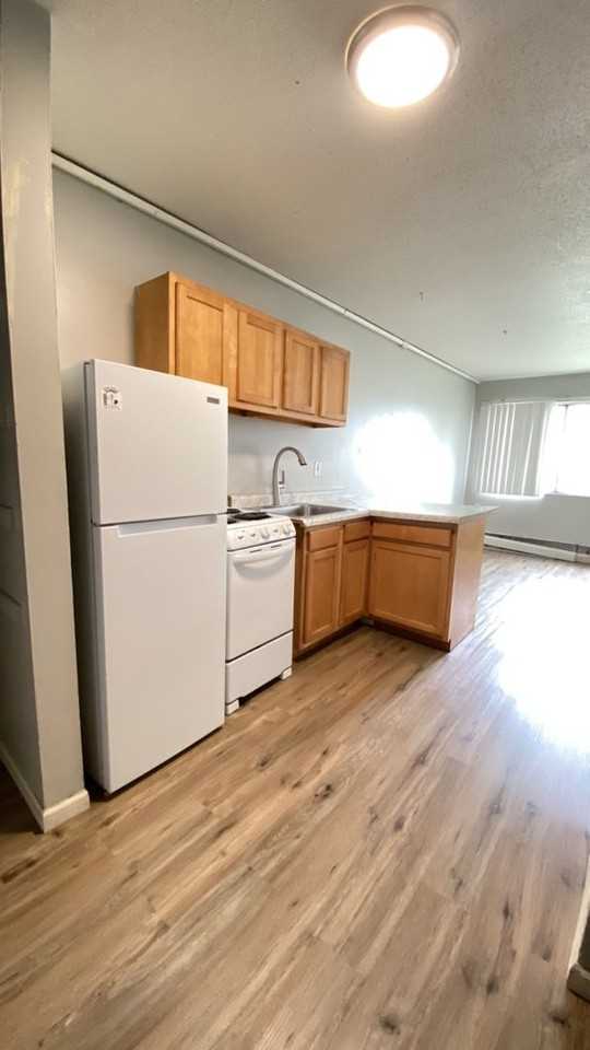 Eat Street Flat LLC - Photo 3 of 6