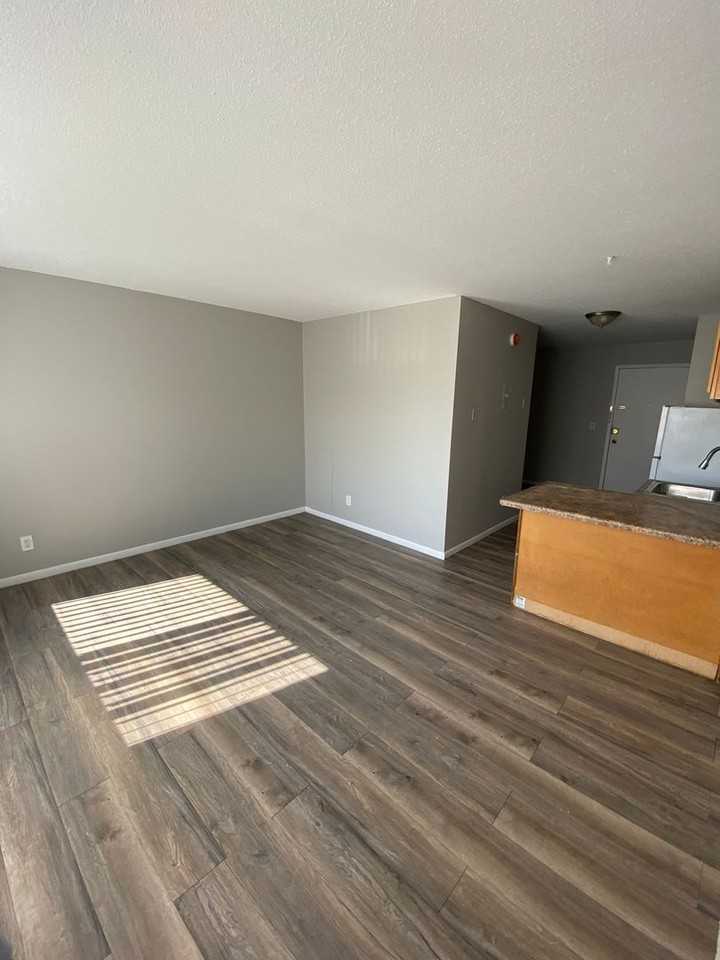Eat Street Flat LLC - Photo 6 of 6