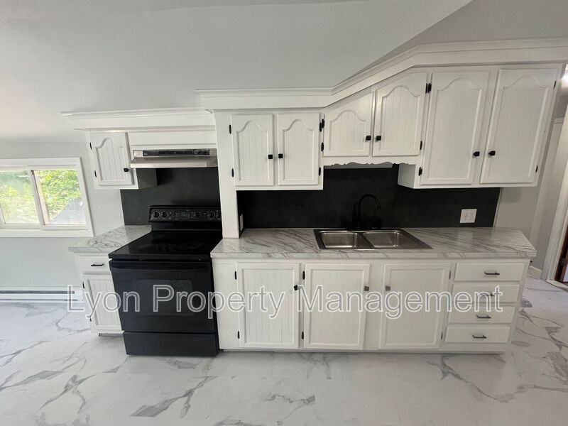 67 Hutchinson St - Photo 3 of 10