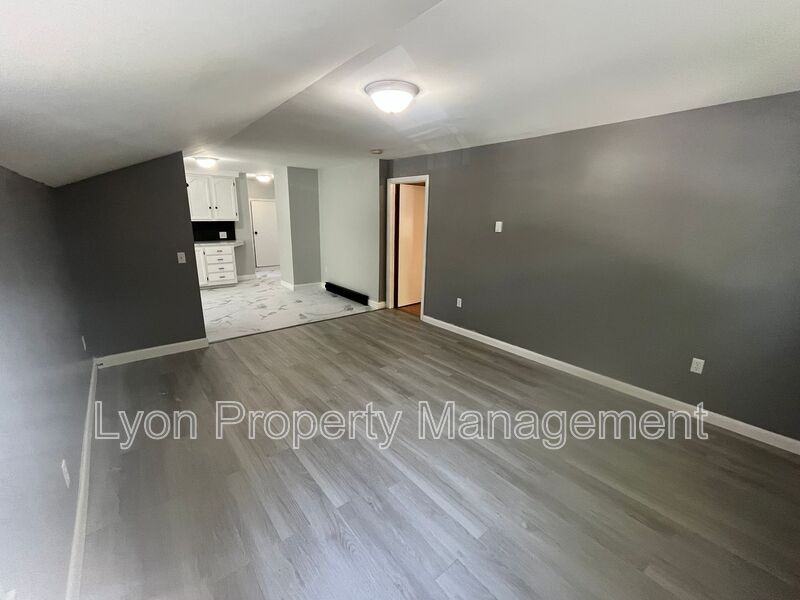 67 Hutchinson St - Photo 7 of 10
