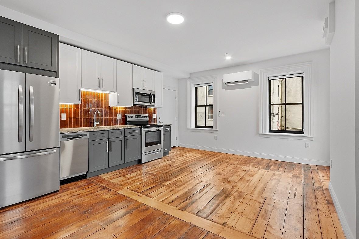 205 Summer Street - Photo 5 of 50