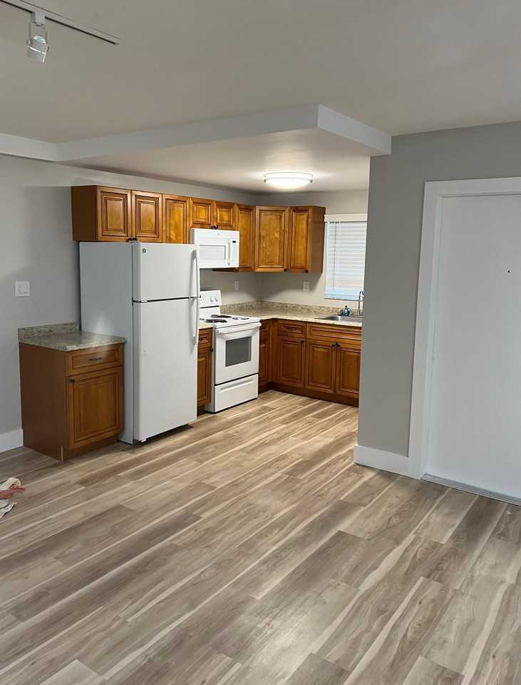 APARTMENTS ON 11TH, LLC - Photo 2 of 28