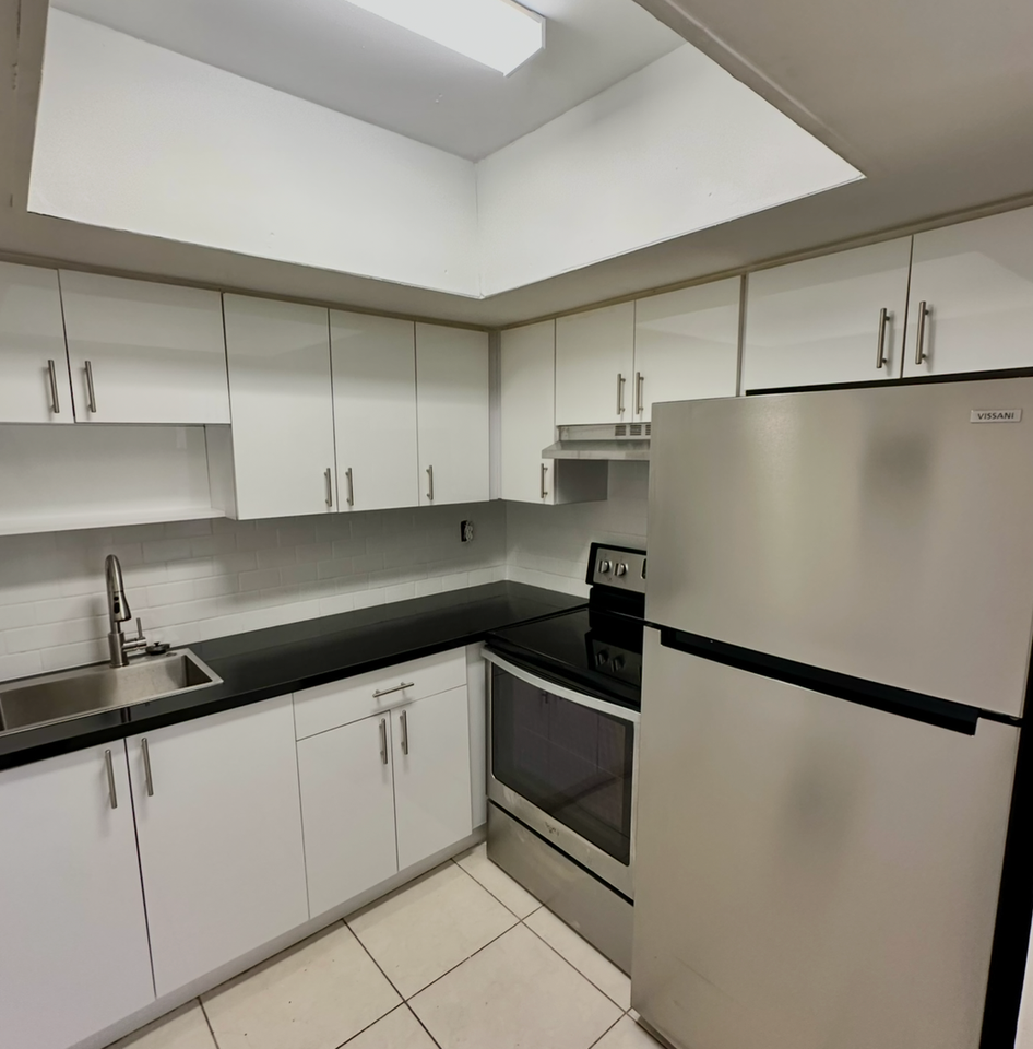 11605 Canal Dr - Photo 4 of 13