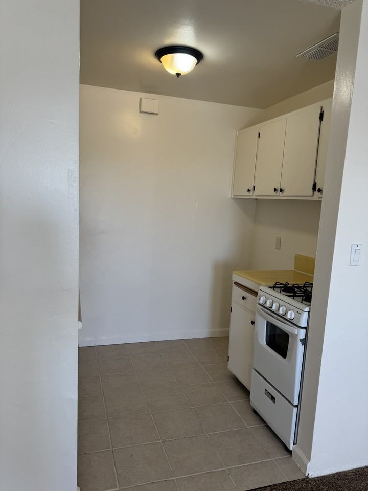 52nd St. - Photo 7 of 10