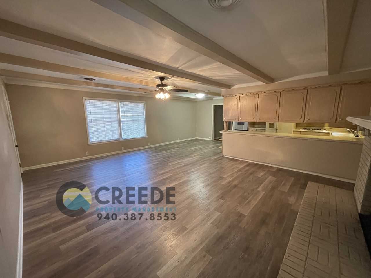 611 East University Drive - Photo 3 of 20