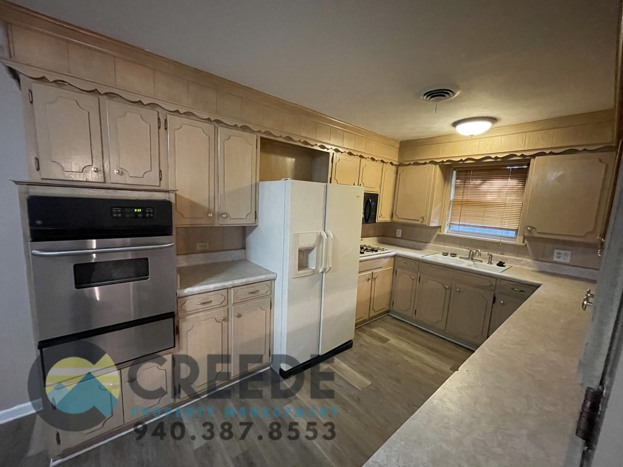 611 East University Drive - Photo 5 of 20