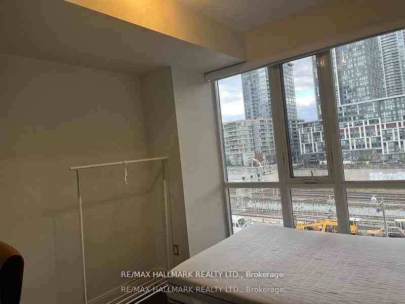 560 Front Street West - Photo 6
