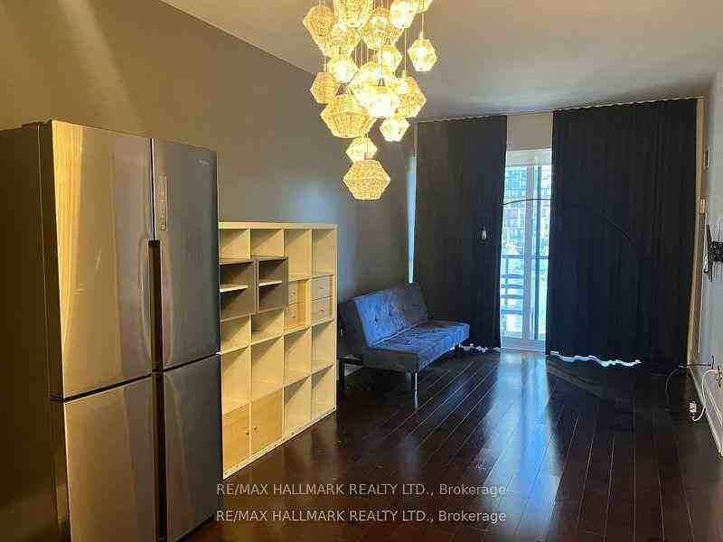 560 Front Street West - Photo 7