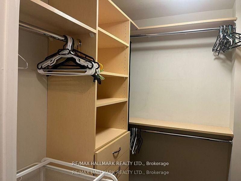 560 Front Street West - Photo 14