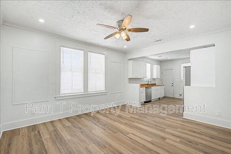 613 W 39th St - Photo 7 of 20