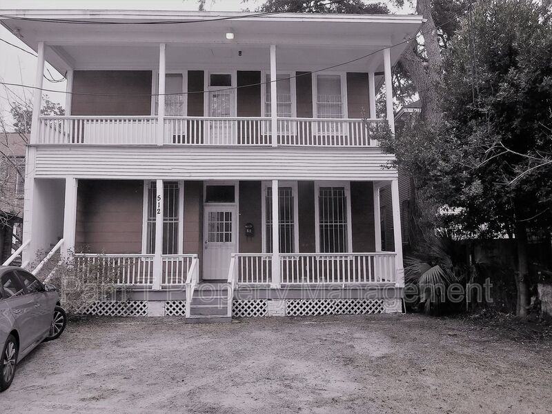 512 E Waldburg Ln