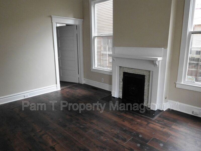 512 E Waldburg Ln - Photo 3 of 14