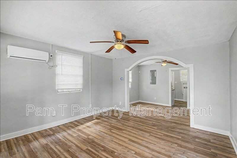 1120 Darwin St - Photo 4 of 19