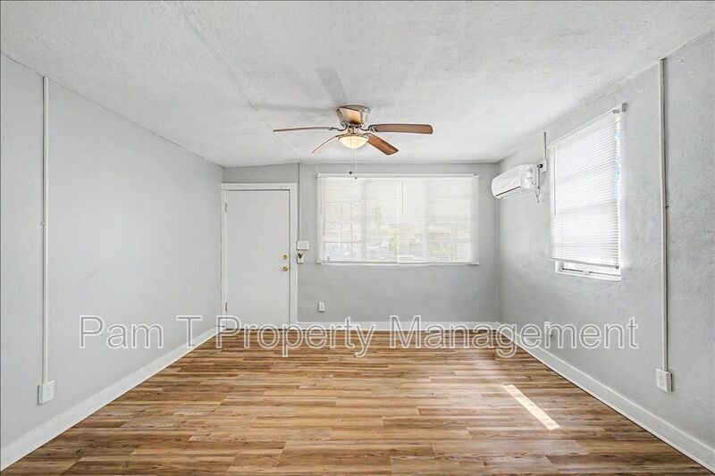 1120 Darwin St - Photo 5 of 19
