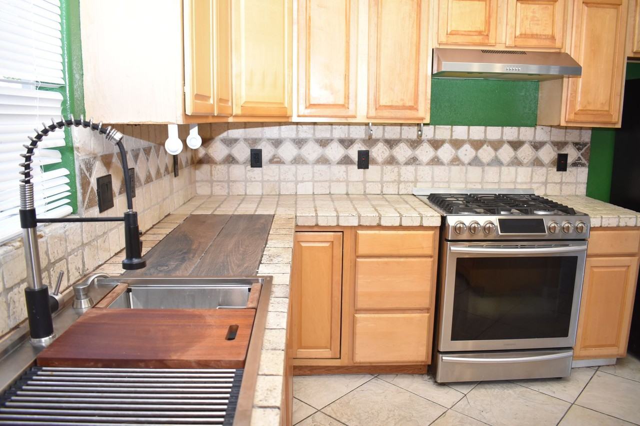 249 S 33rd St - Photo 6 of 20