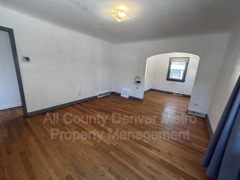 2111 S Emerson St - Photo 2 of 10