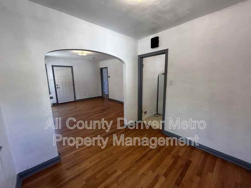 2111 S Emerson St - Photo 3 of 10