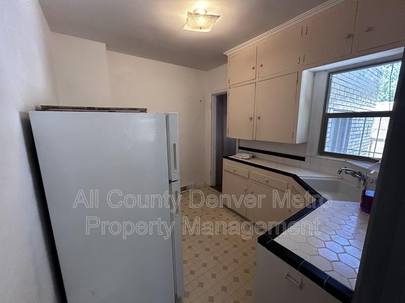 2111 S Emerson St - Photo 6 of 10