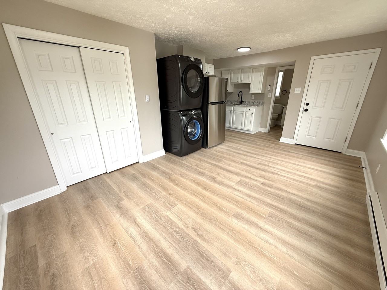 121 North Broadway Street - Photo 2 of 11
