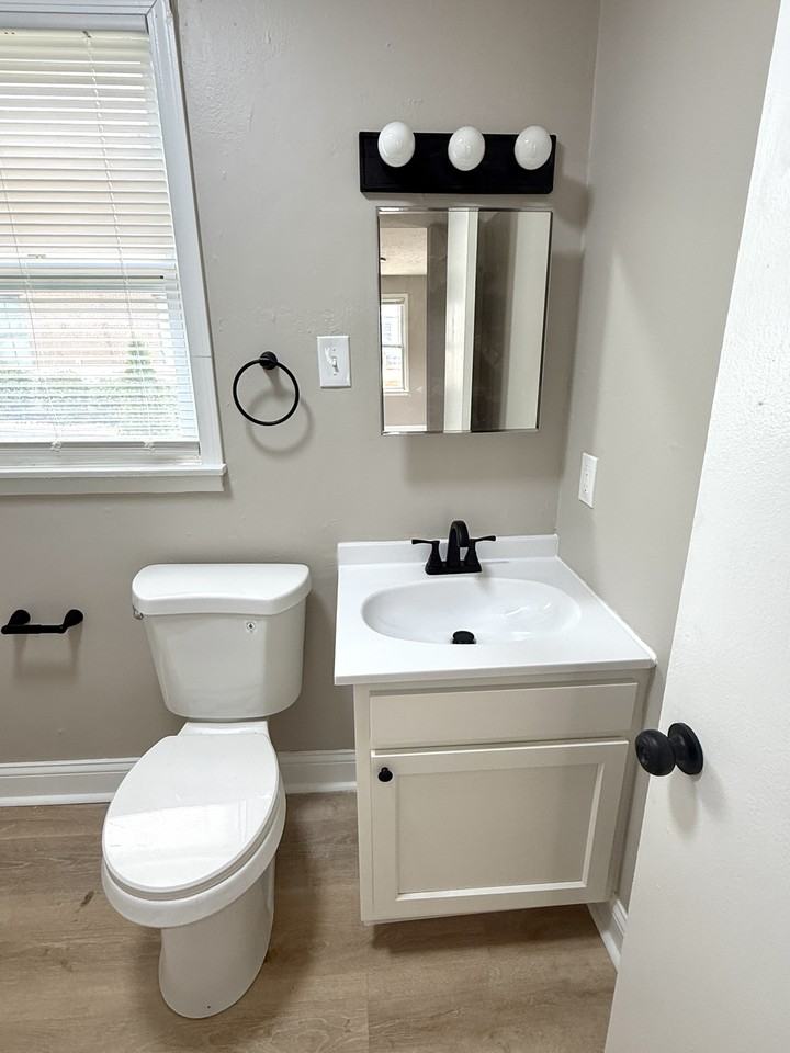 121 North Broadway Street - Photo 7 of 11