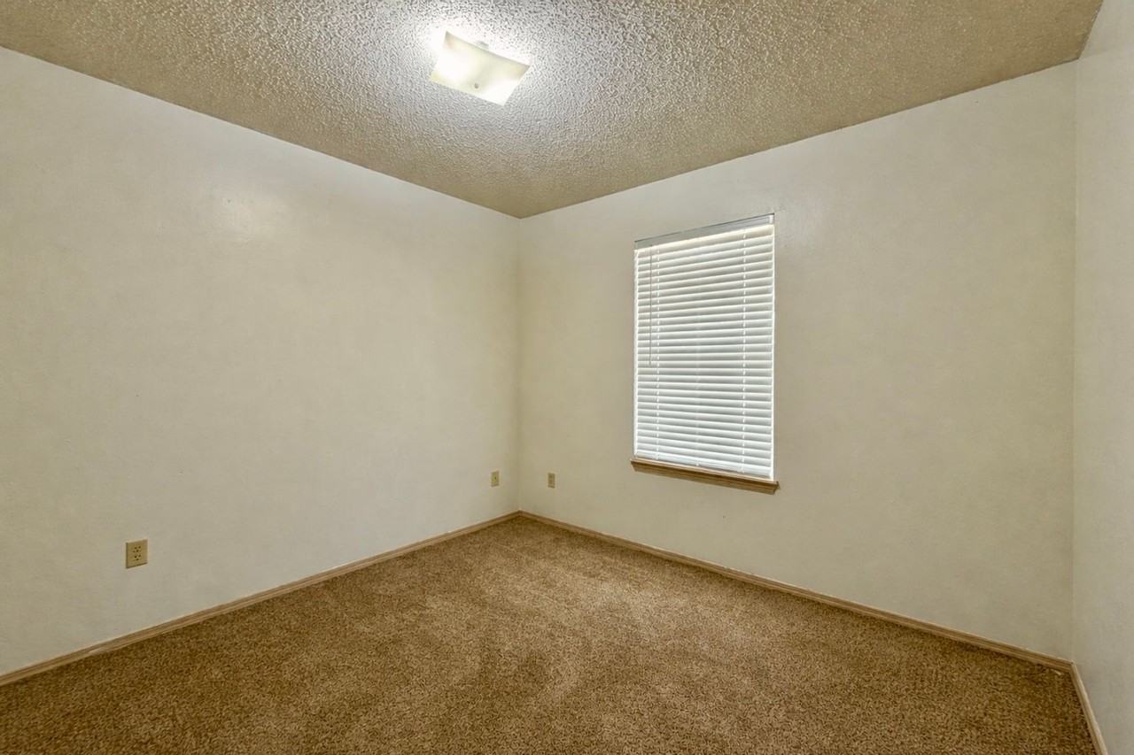 Curia Creek Apartments 1 - Photo 6 of 33