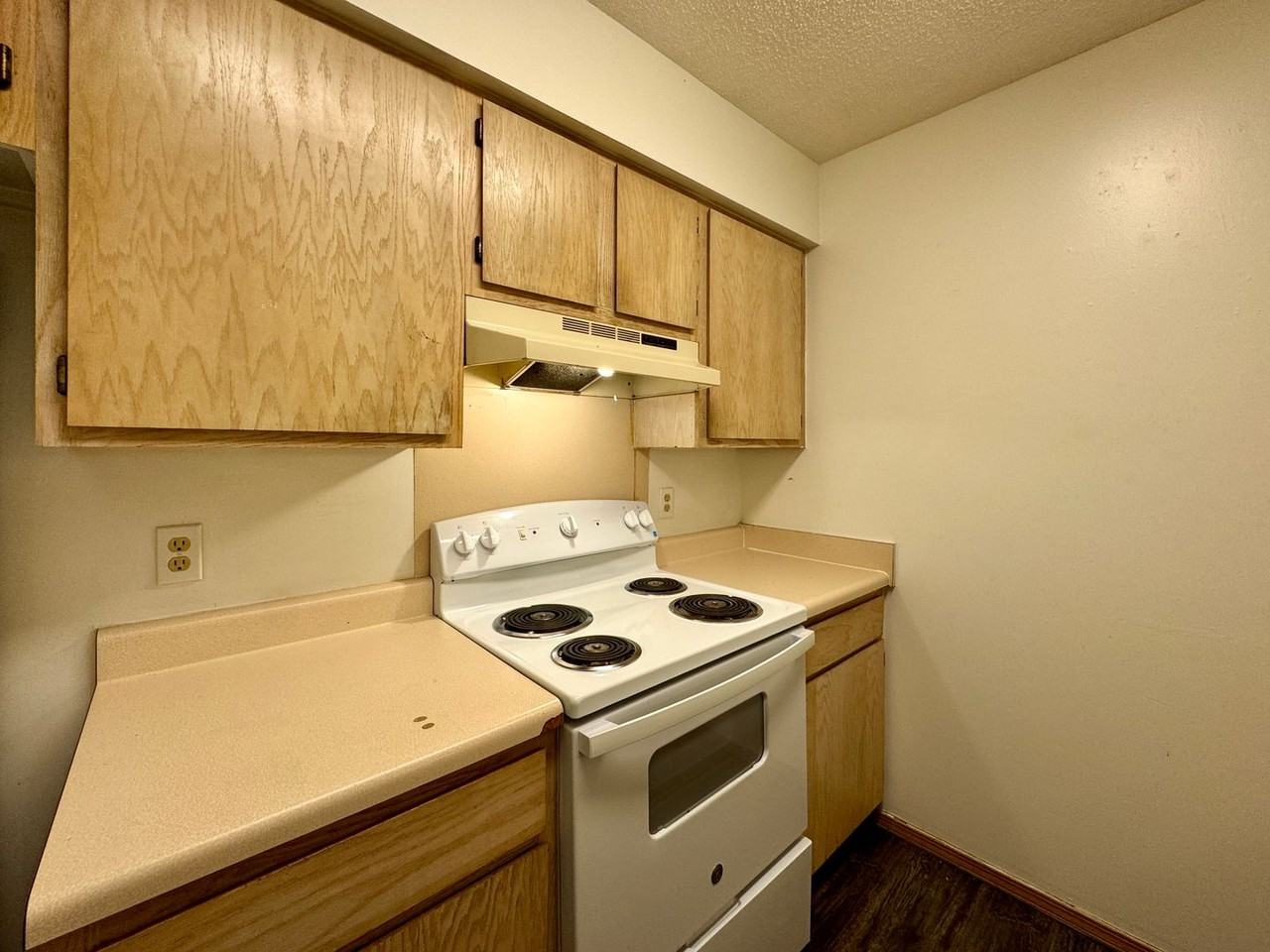 Curia Creek Apartments 1 - Photo 7 of 33