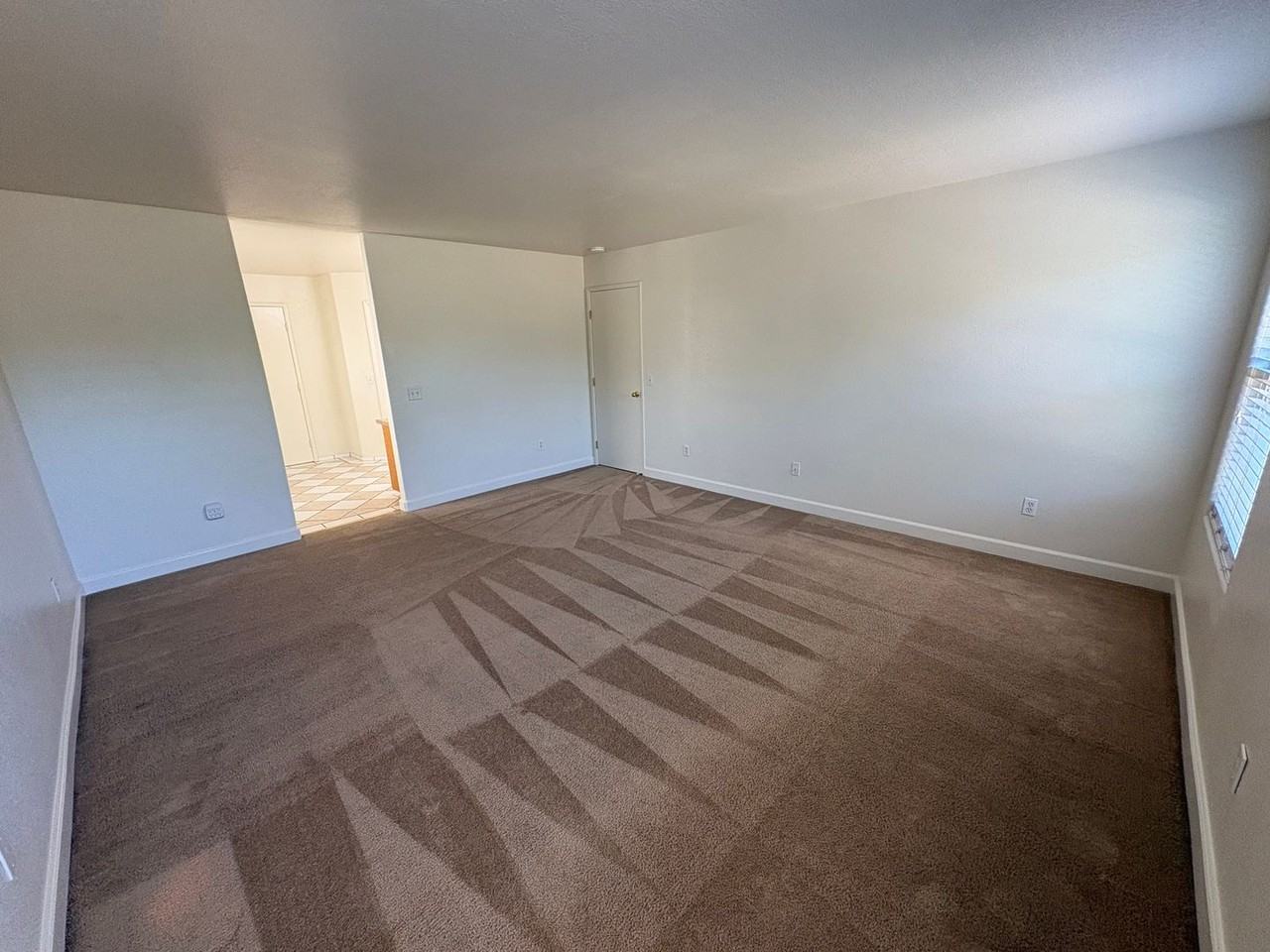 722 W James Ct - Photo 4 of 50