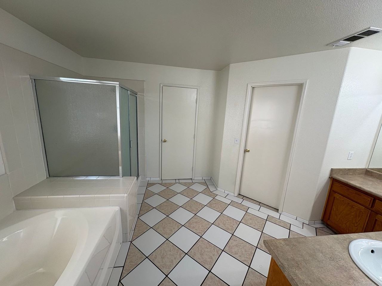 722 W James Ct - Photo 5 of 50