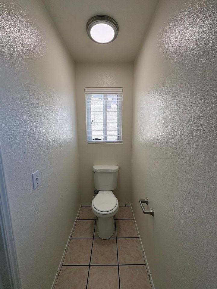 722 W James Ct - Photo 7 of 50