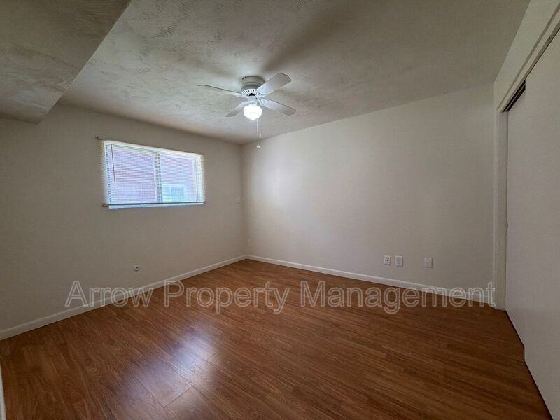 2002 Washington St - Photo 6 of 8