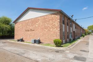 featured image of 106 S Bryan Rd