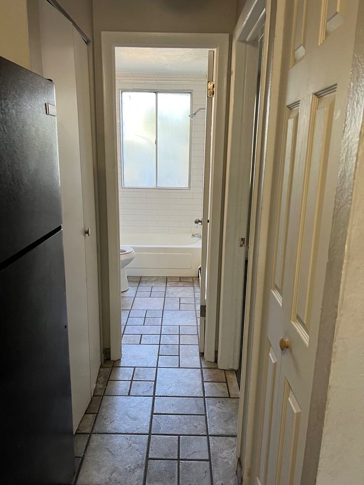1205 Yosemite Street - Photo 4 of 10