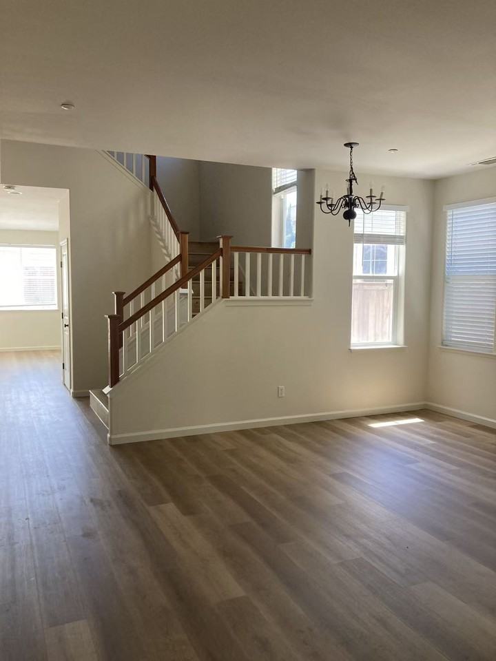 412 Mountain Meadows Drive - Photo 7 of 40