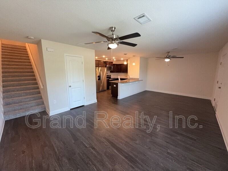 5033 Peach Dr - Photo 2 of 21