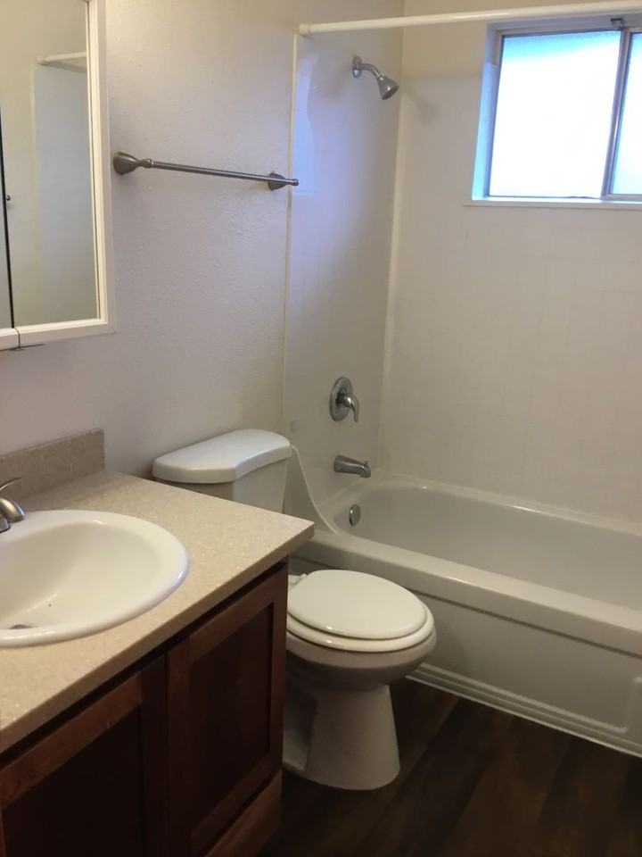 Jefferson Square Apartments - Photo 2 of 20