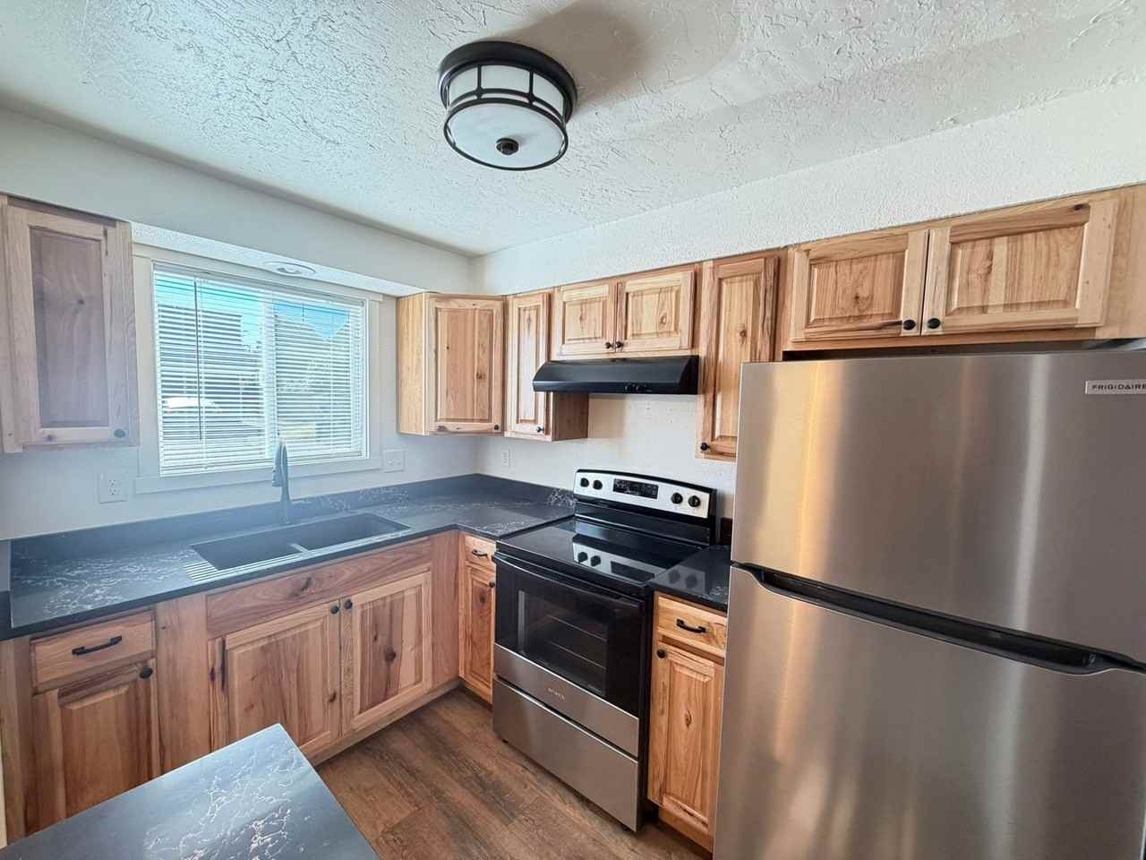 540 W Maple St #25 - Photo 4 of 21