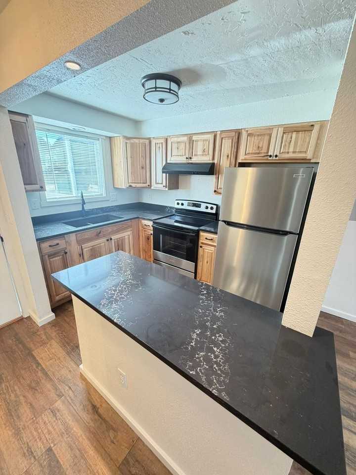 540 W Maple St #25 - Photo 5 of 21