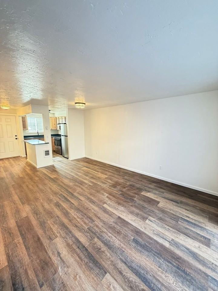 540 W Maple St #25 - Photo 7 of 21