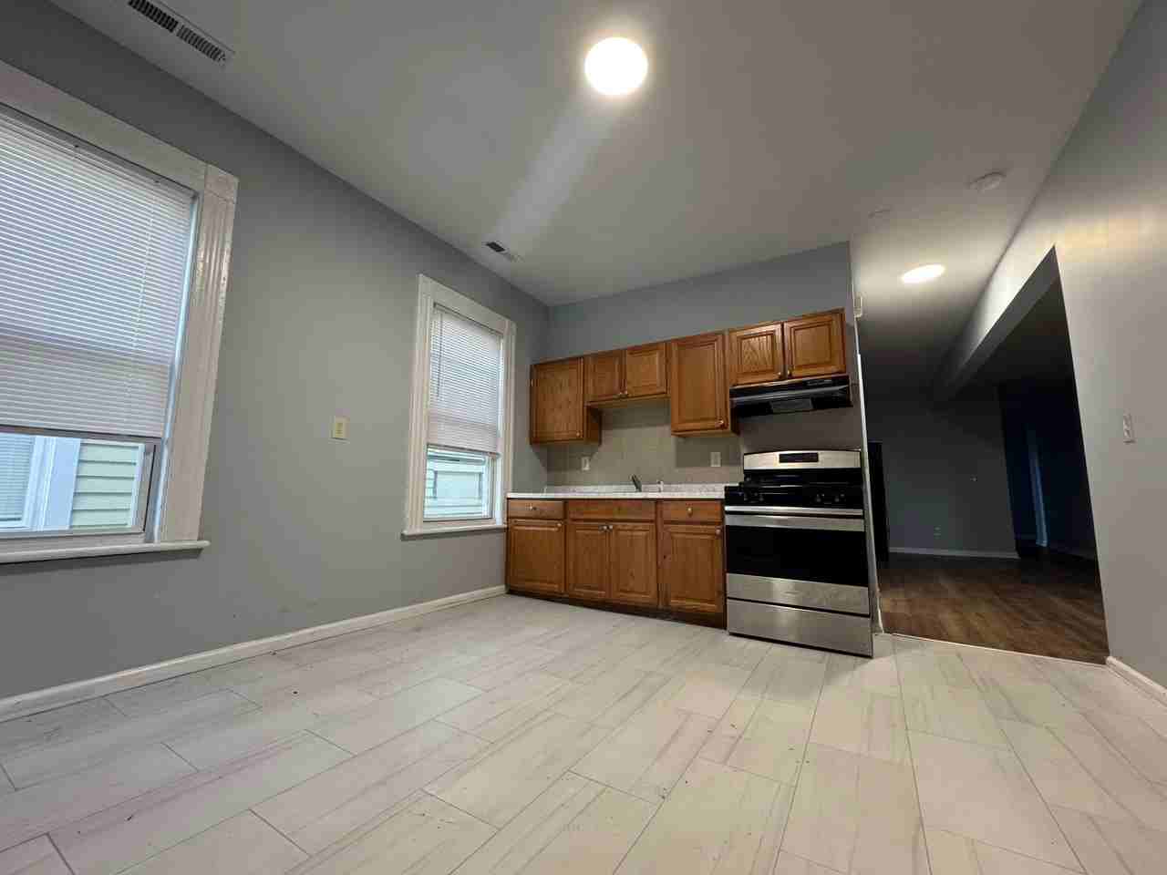 40-42 Center St - Photo 5 of 7
