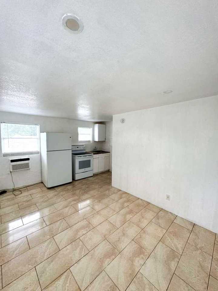 GW OPA LOCKA LLC - Photo 2 of 7