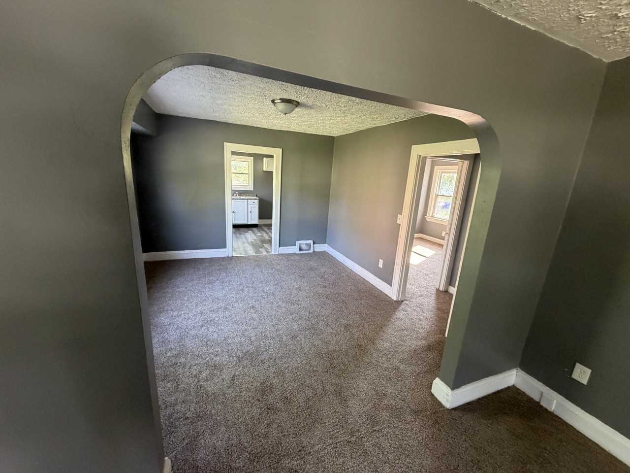 11115 Notre Dame Avenue - Photo 2 of 10