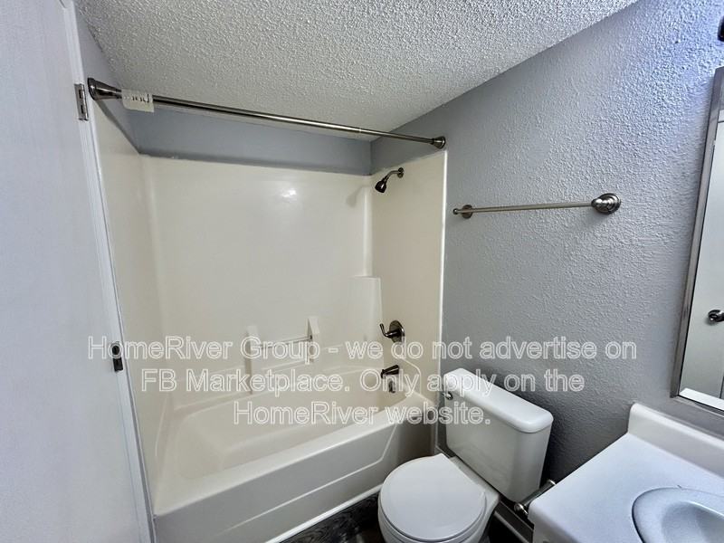 625 S 14th St - Photo 4 of 20
