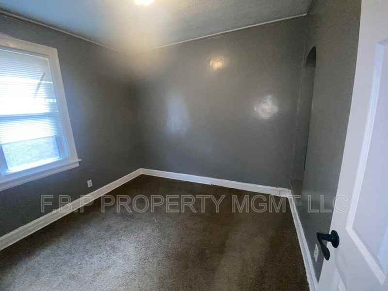 3831 Waverly St #3 - Photo 5 of 5