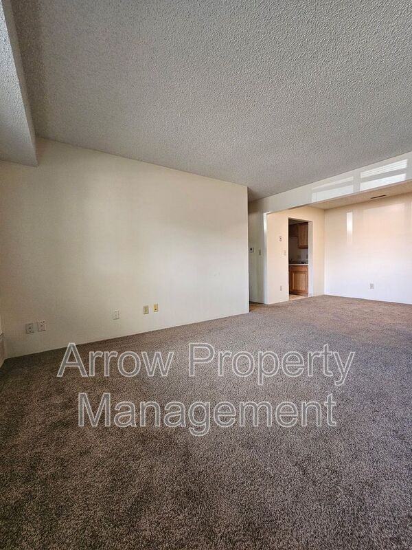 1300 E H St #25 - Photo 3 of 11