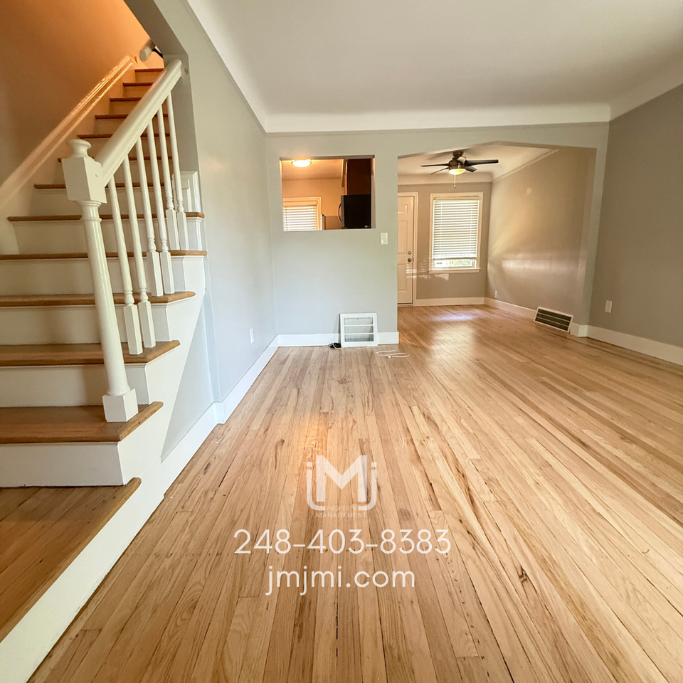 1505 East 4th Street - Photo 2 of 10
