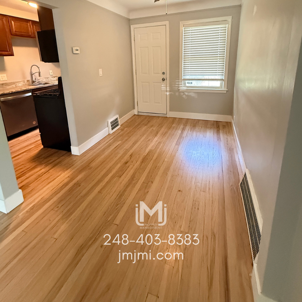 1505 East 4th Street - Photo 4 of 10