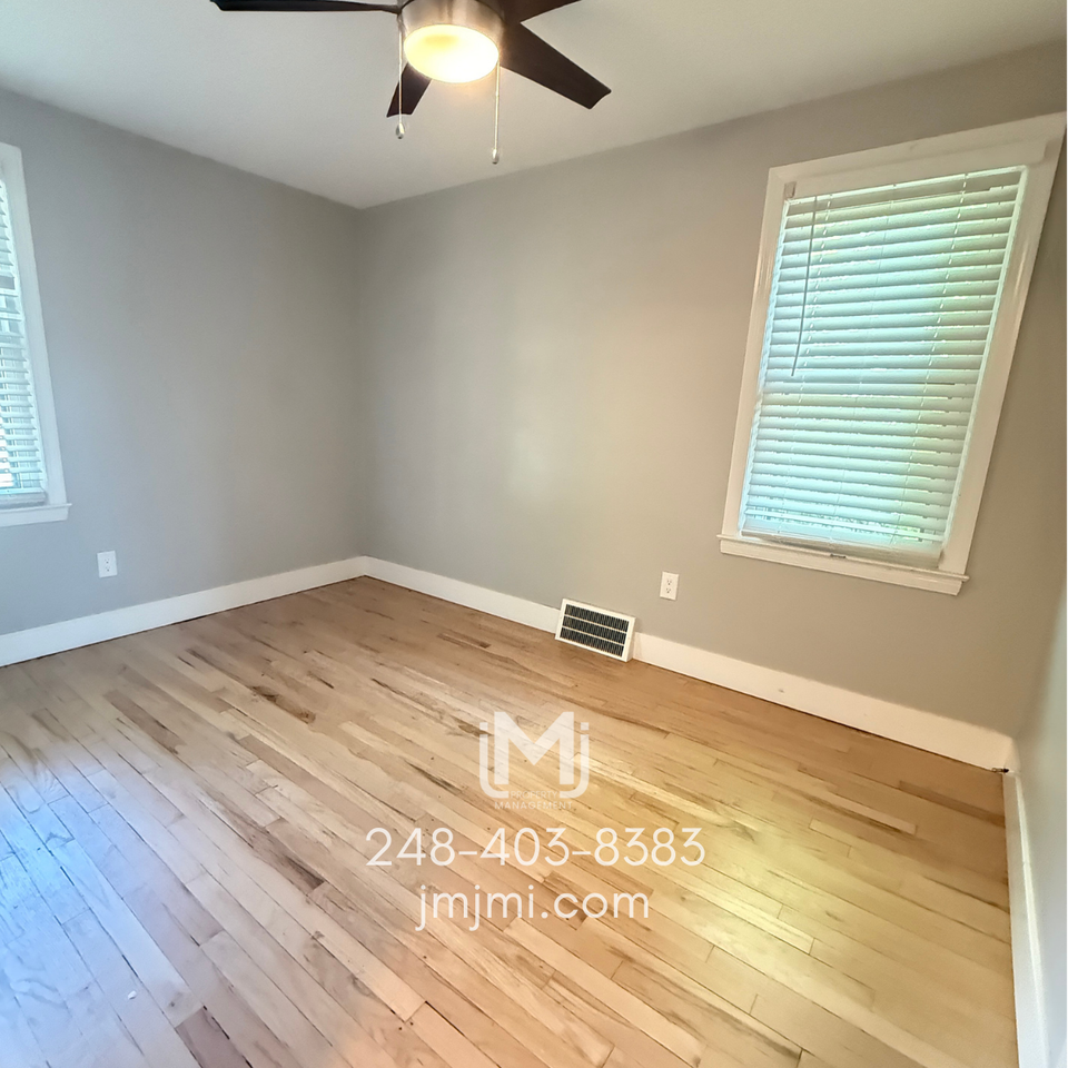 1505 East 4th Street - Photo 7 of 10